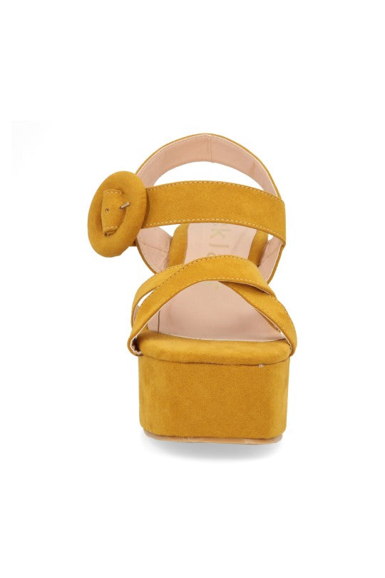 SANDALIA DE PLATAFORMA AMARILLO CON HEBILLA 04142 –