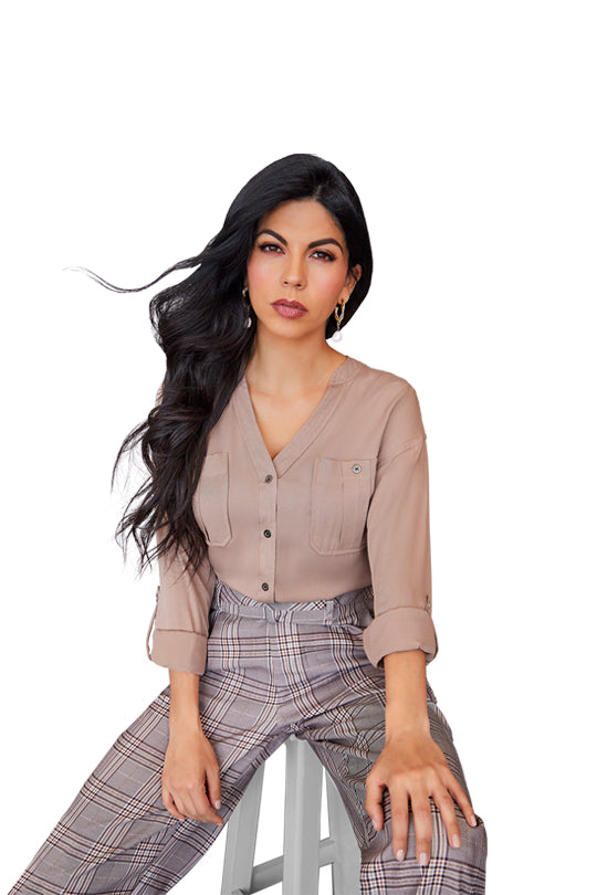 Blusa cafe manga larga con bolsillos laterales 98047